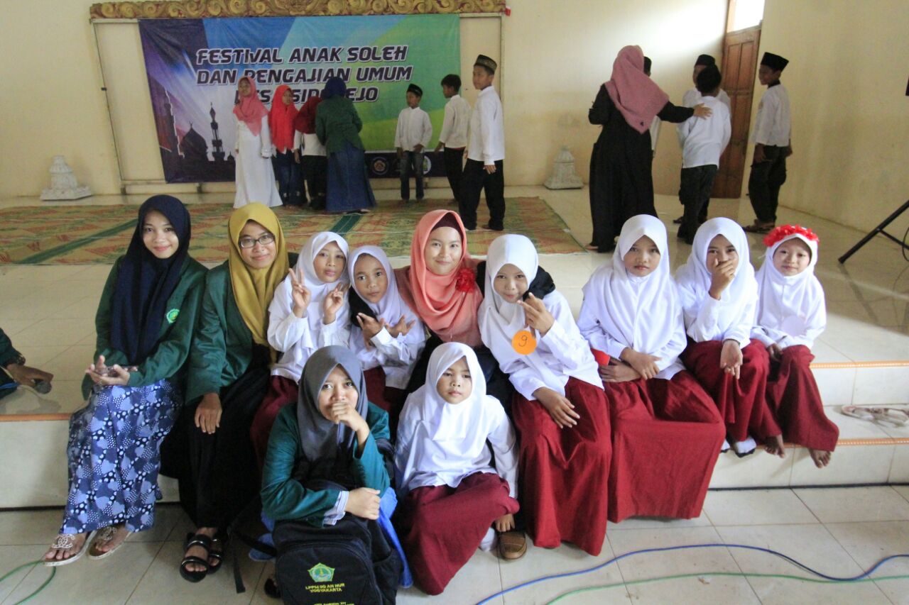 KKN IIQ An Nur, Forkom, dan Karang Taruna Sidorejo mengadakan Festival Anak Soleh