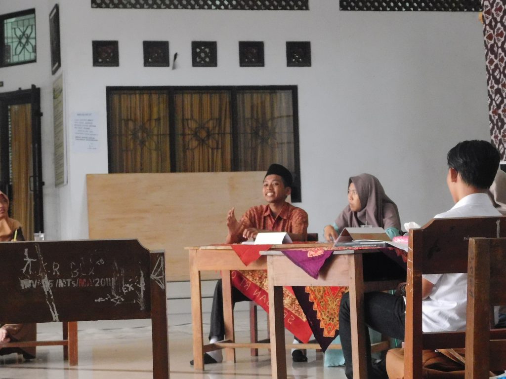 DSCN9979 - Debat Ilmiah Untuk Memperingati Hari Kartini