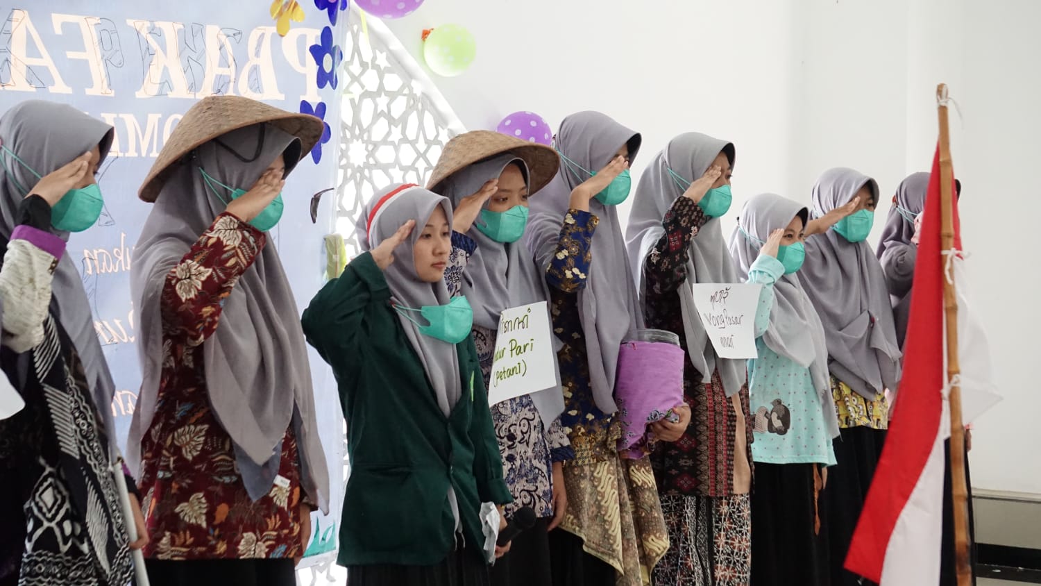 Rangkaian Acara PBAK Mahasiswa Baru IIQ An-Nur Diakhiri dengan Pentas Seni