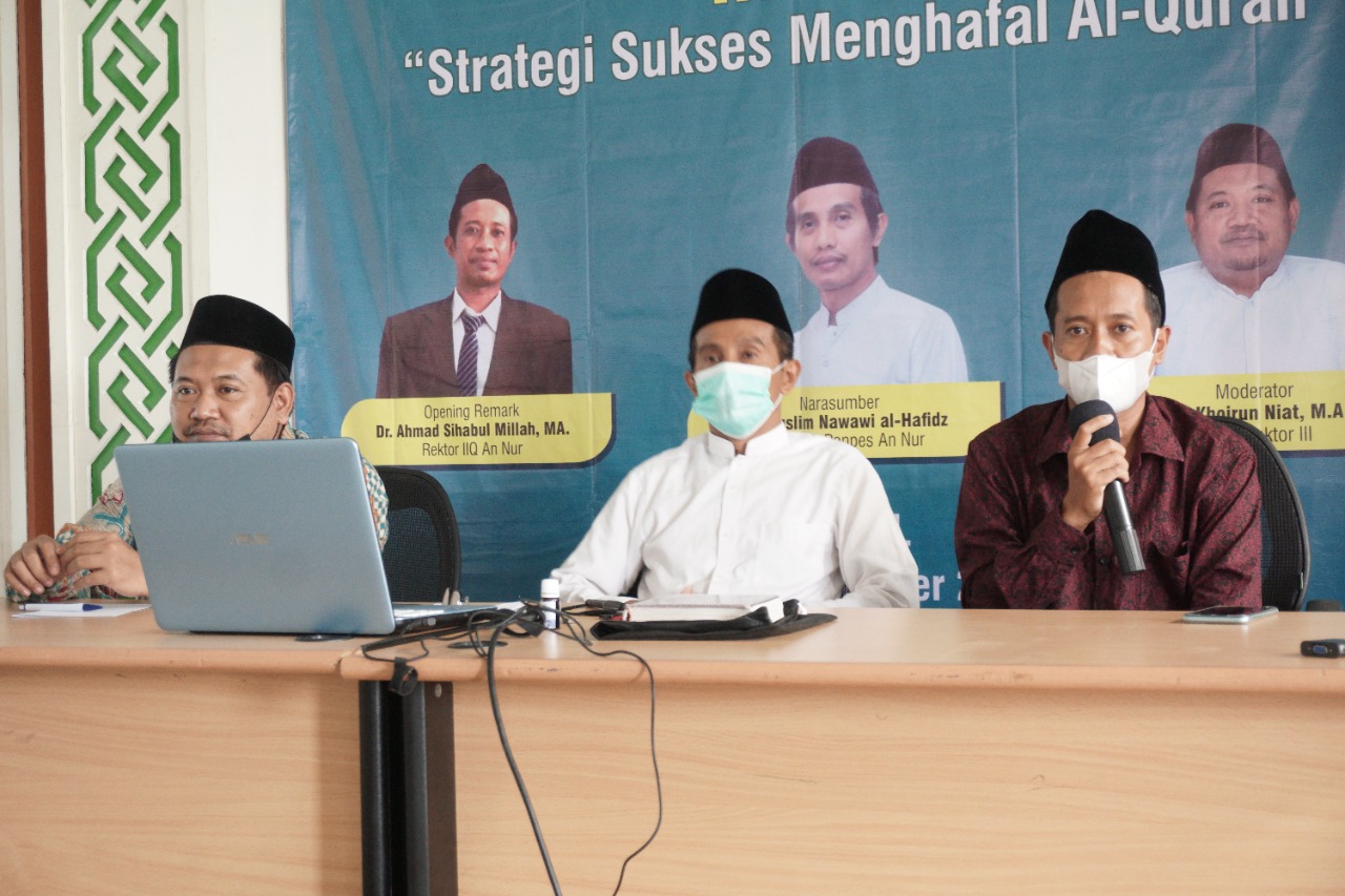 KH. Muslim Nawawi Sampaikan Strategi Menghafal Al-Qur’an di IIQ An Nur