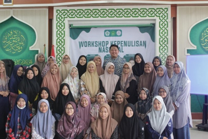 DEMA Fakultas Tarbiyah dan HMPS IIQ An Nur adakan Workshop Kepenulisan