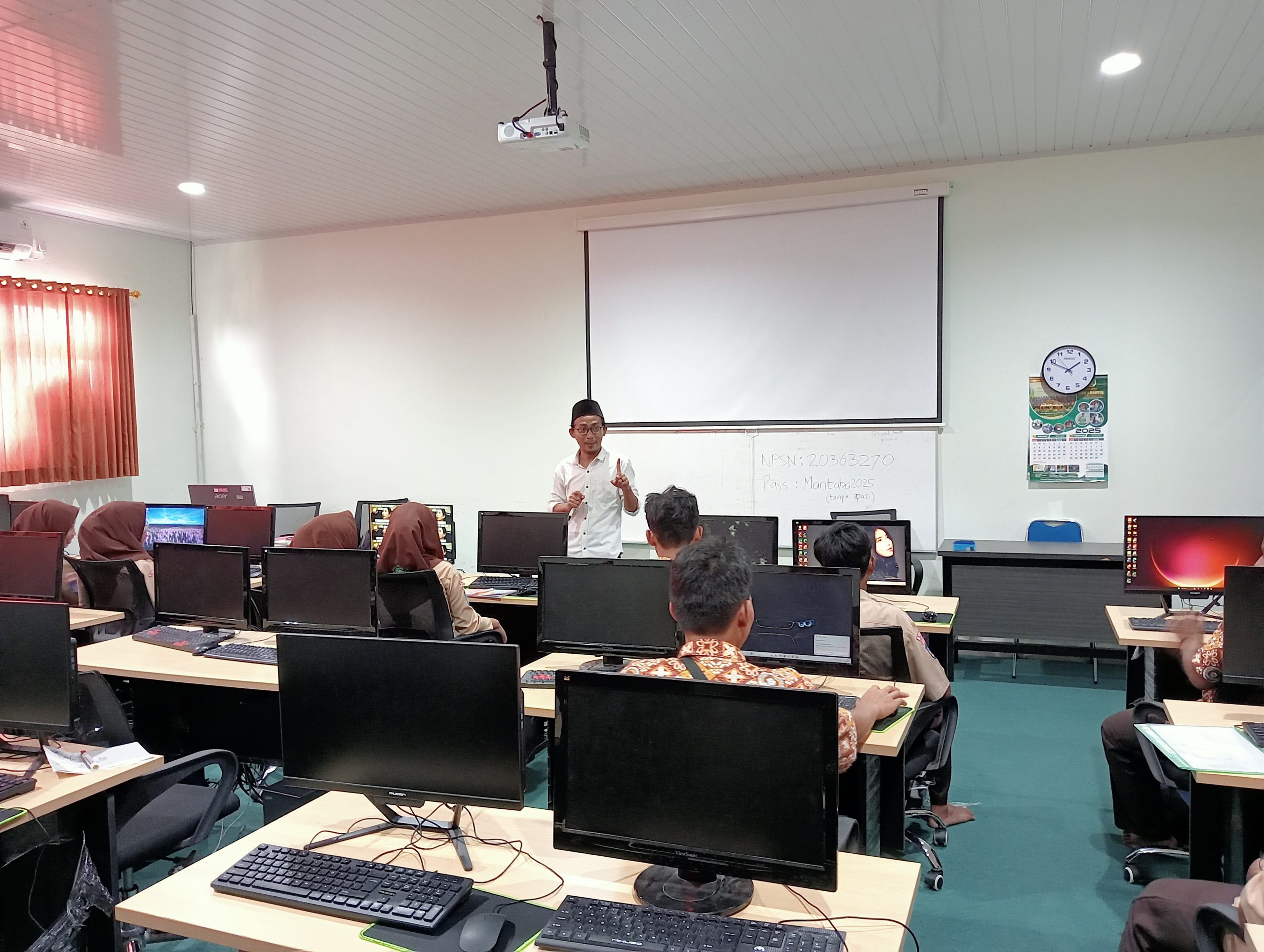 LPPM IIQ An Nur Yogyakarta Awali Tahun dengan Menggelar Sekolah Riset di MAN 3 Bantul