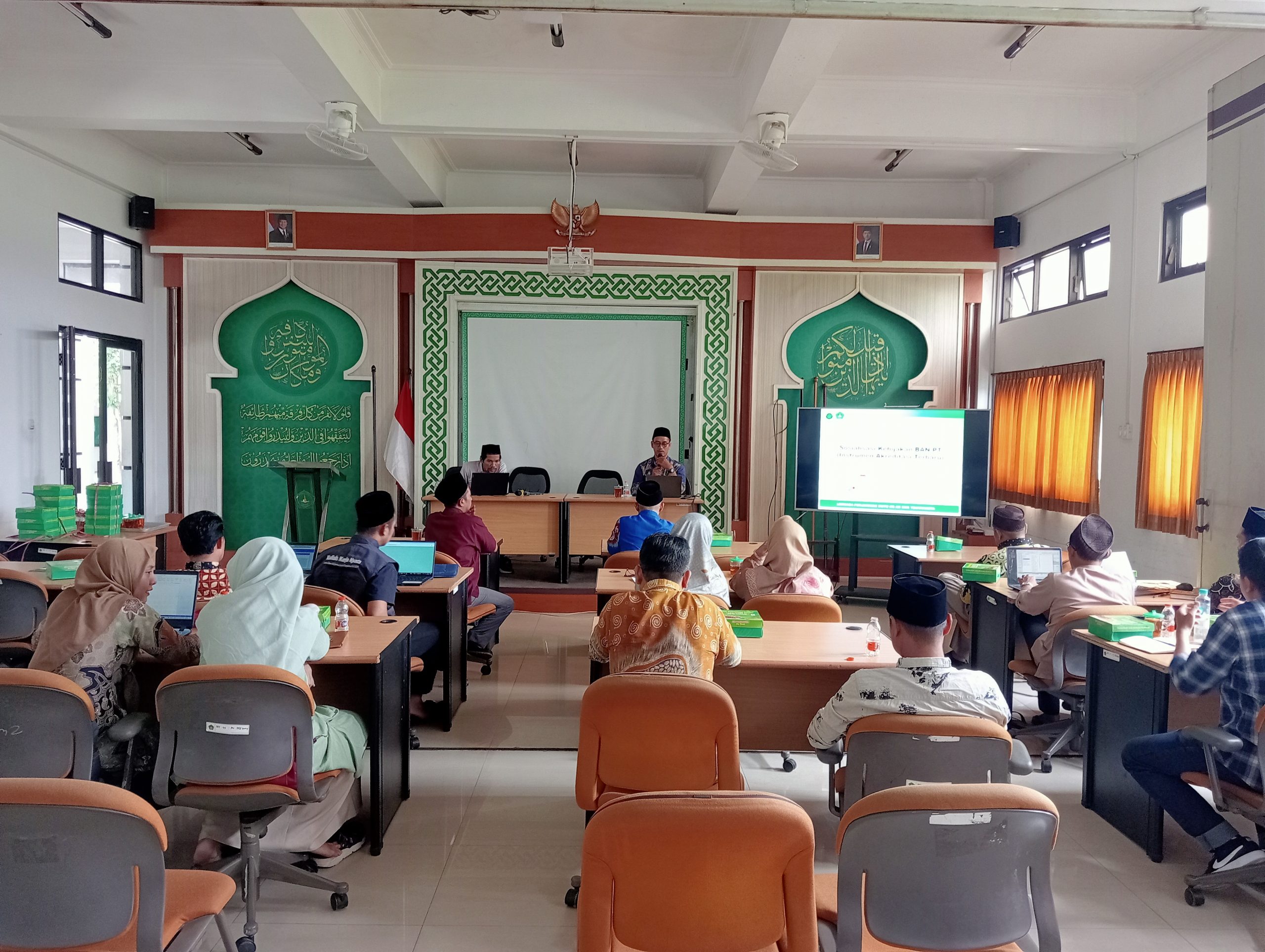 LPM IIQ An Nur Yogyakarta Gelar Workshop Instrumen Akreditasi 2025, Rektor: Kita Bertekad Jadi Kampus Unggulan