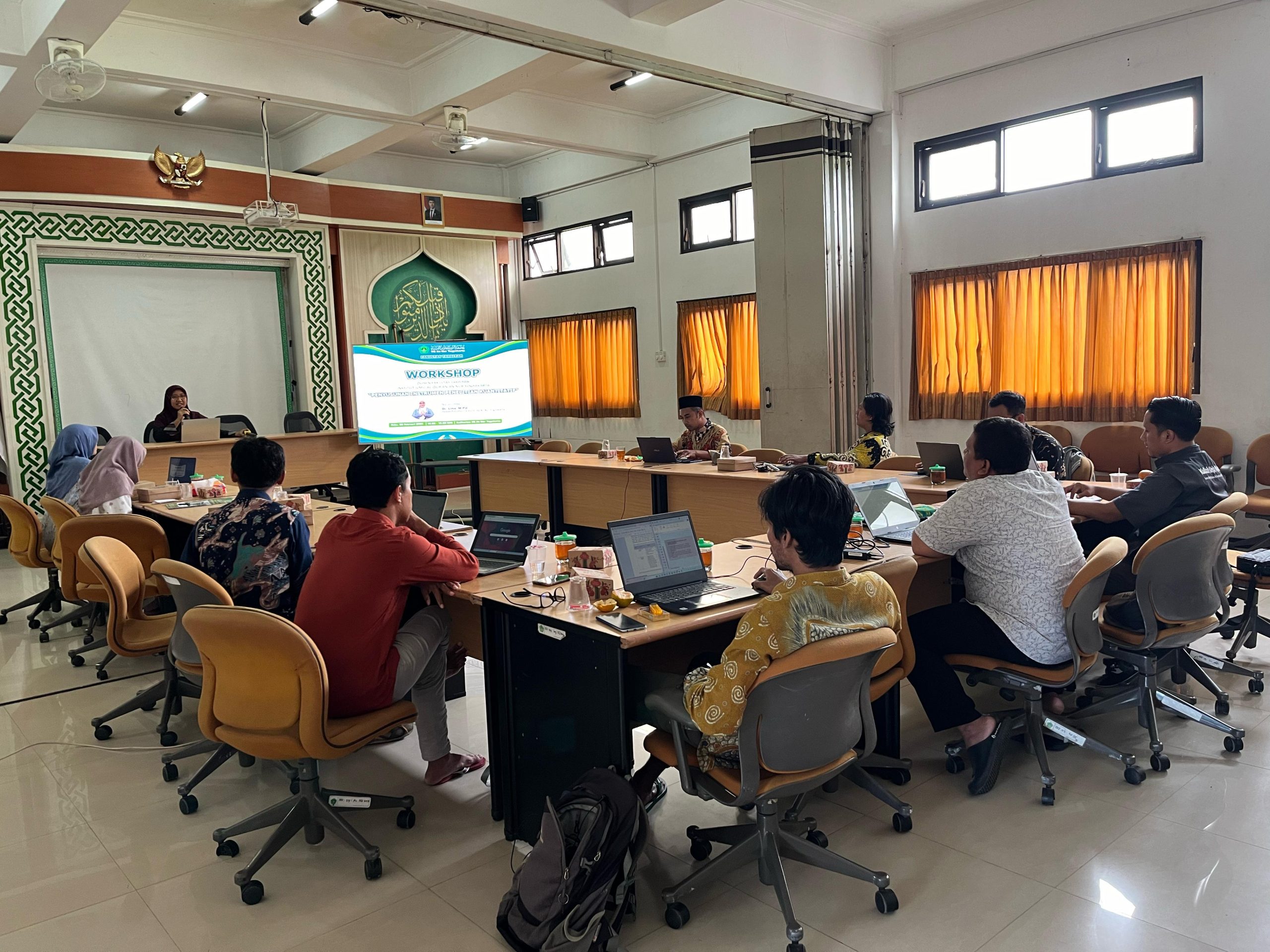 Kupas Tuntas Penyusunan Instrumen Penelitian, Dekan Fakultas Tarbiyah IIQ An Nur Yogyakarta Gelar Workshop untuk Dosen