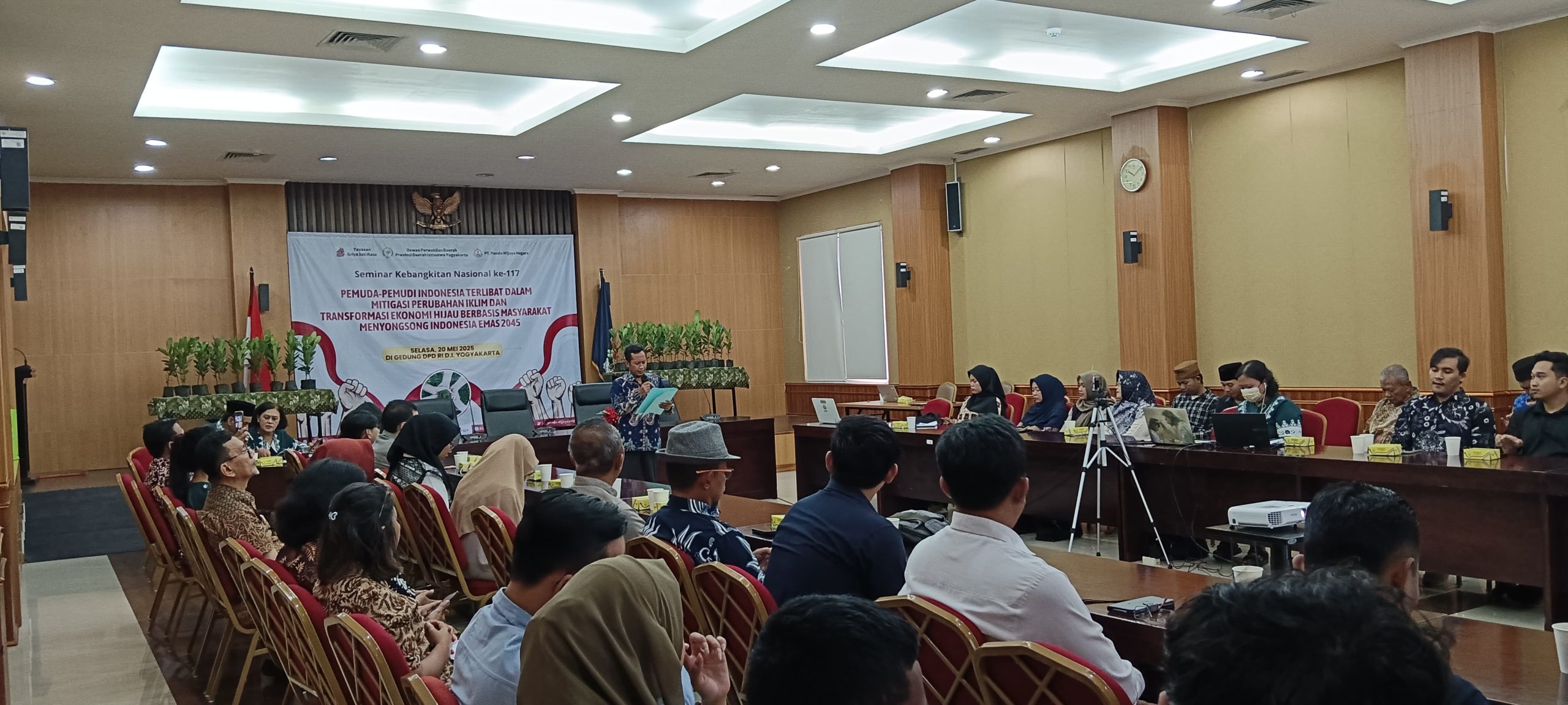 Seminar Kebangkitan Nasional ke-117, Rektor IIQ An Nur Yogyakarta Soroti Krisis Iklim dari Sudut Pandang Islam