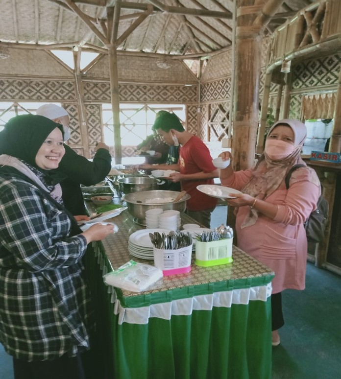 IIQ An Nur Yogyakarta Selenggarakan Family Gathering bagi Dosen dan Karyawan