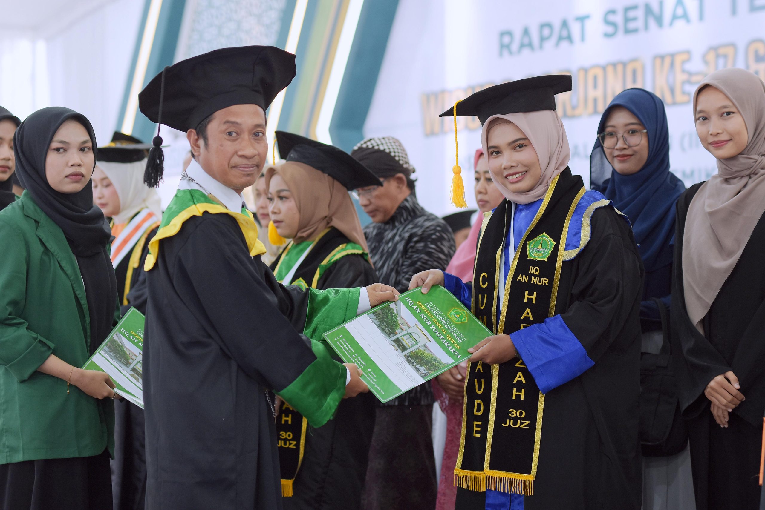 Hafidzah 30 Juz, Hasil Penelitian Terbit di Jurnal Scopus: Kisah Inspiratif Nur Tata, Wisudawan Terbaik IIQ An Nur Yogyakarta Tahun 2025