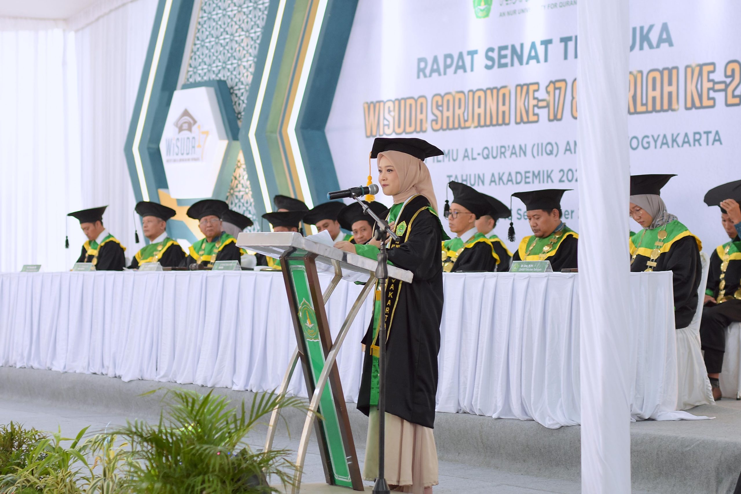 Kisah Inspiratif Julia Agustin, Wisudawan Tercepat IIQ An Nur Yogyakarta