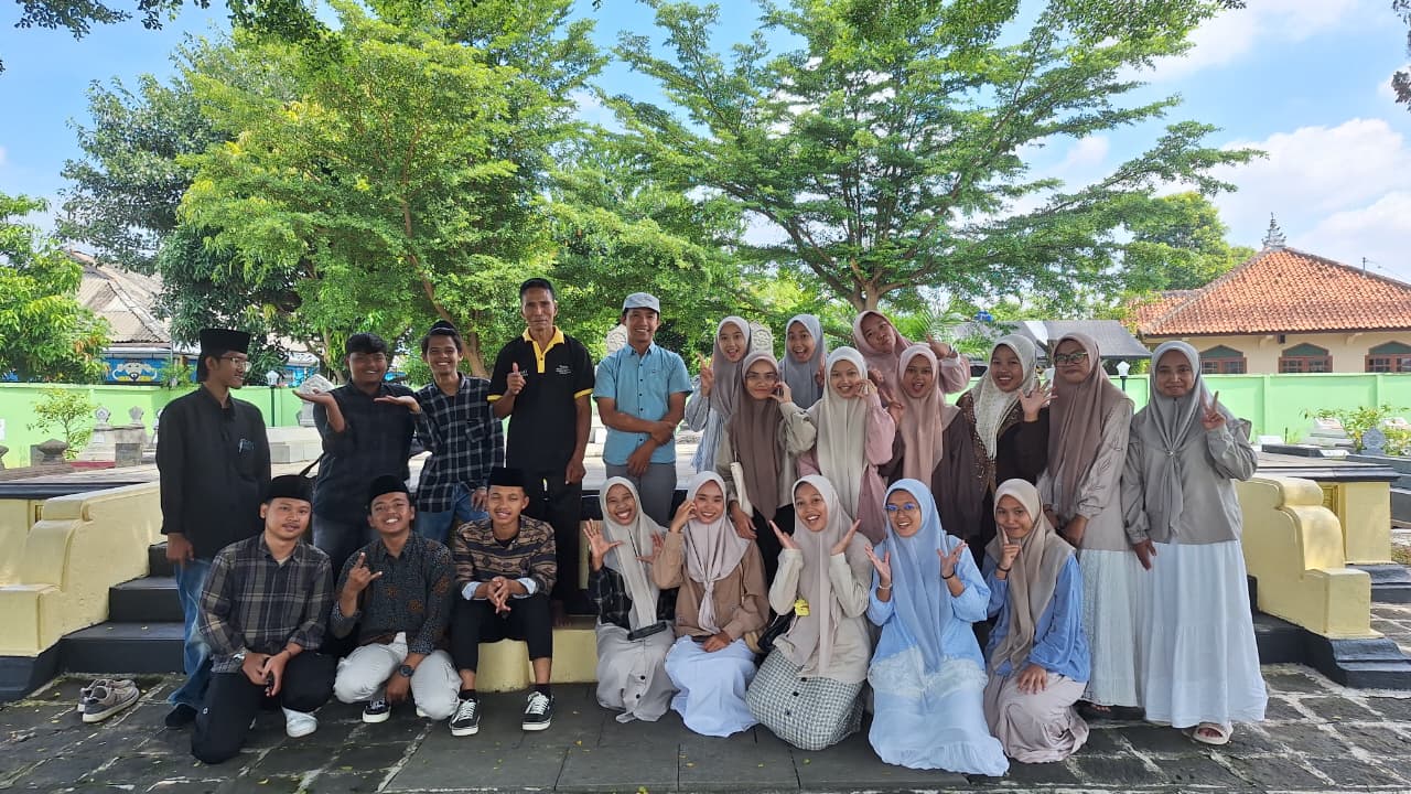 Mahasiswa PAI IIQ An Nur Yogyakarta Lakukan Ziarah Edukatif, Maghfur: Agar Tumbuh Kesadaran Historis
