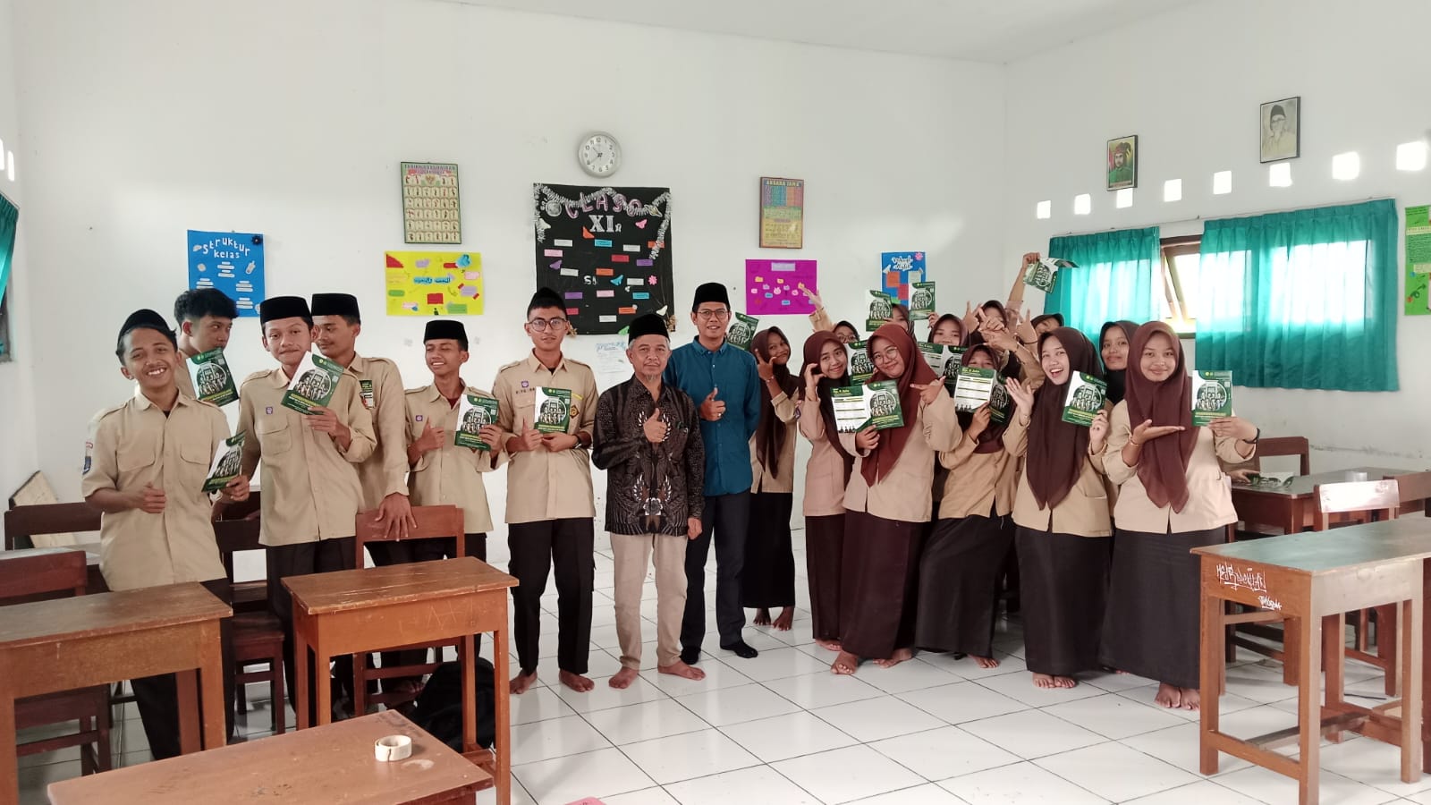 Tim Admisi IIQ An Nur Yogyakarta Kampanyekan “Santri Harus Kuliah” di Dua Provinsi